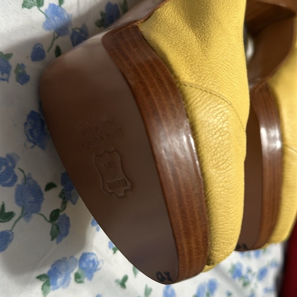 STUART WEITZMAN Yellow Leather Slingback Peep-Toe  Heels - Picture 5 of 8